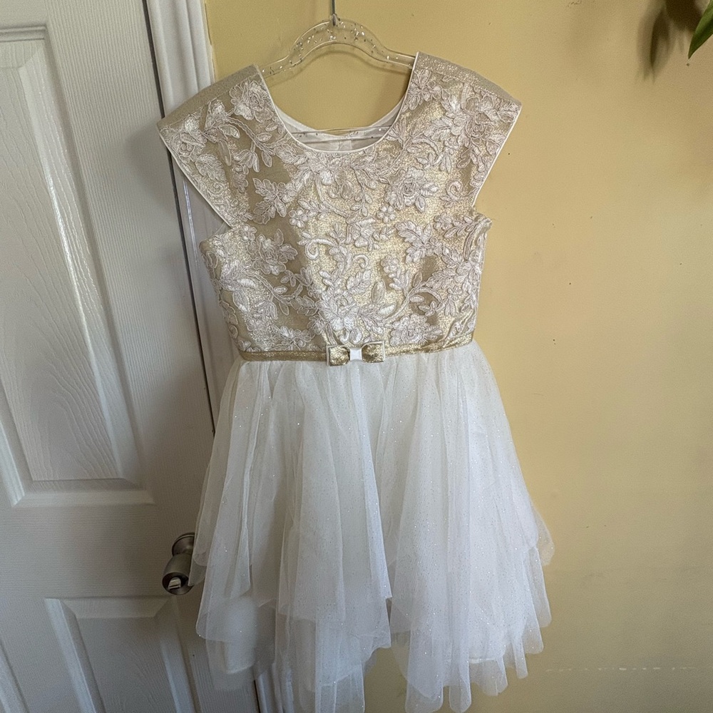 Elegant White Lace Dress with Bow